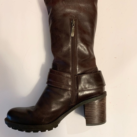GUESS Brand Lug Sole Boots - Picture 3 of 4
